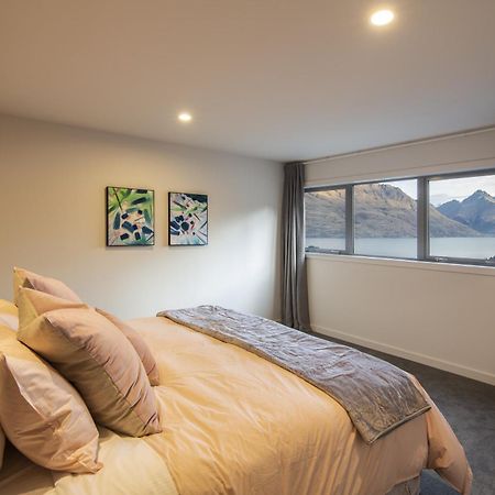 Lago Infinito By Sotheby'S Luxury Rental Homes 퀸즈타운 외부 사진