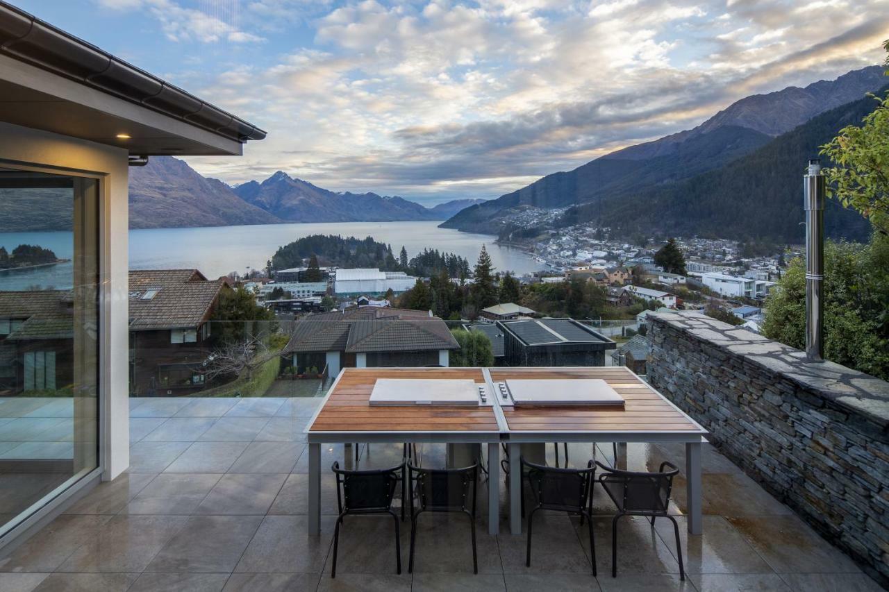 Lago Infinito By Sotheby'S Luxury Rental Homes 퀸즈타운 외부 사진